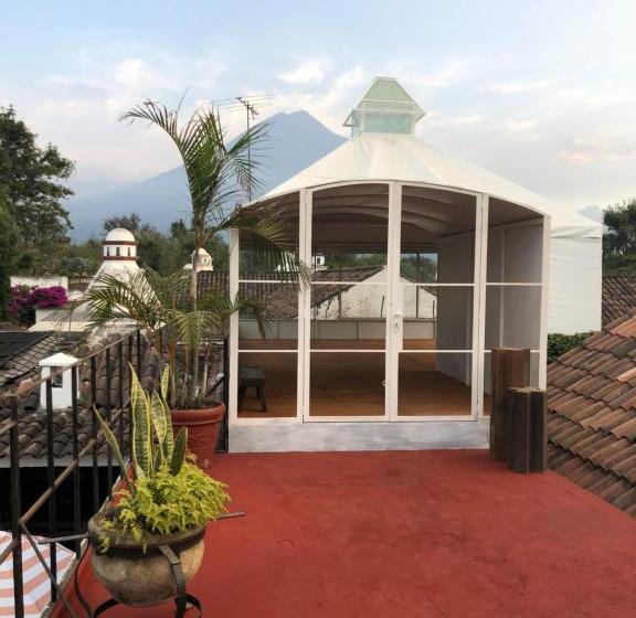 تختخواب و صبحانه Palo Santo