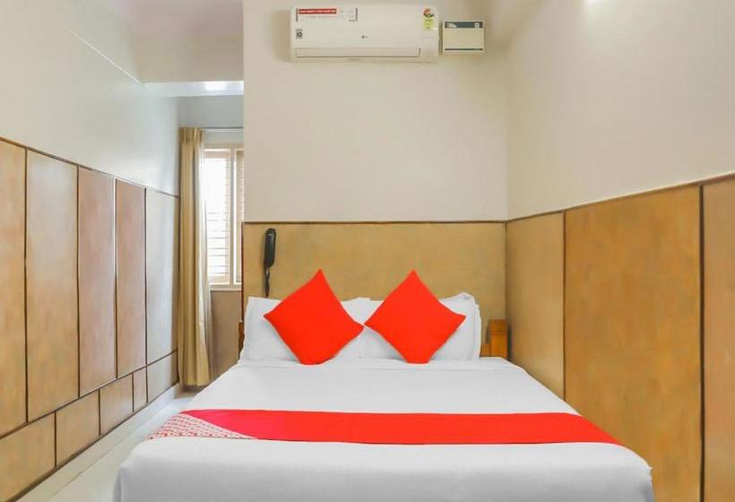 Hotel Oyo 16475 Sai Vishram
