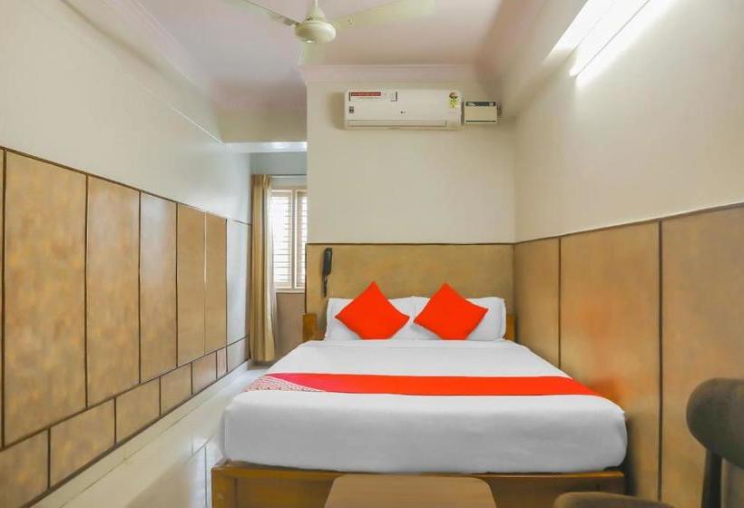 Hotel Oyo 16475 Sai Vishram