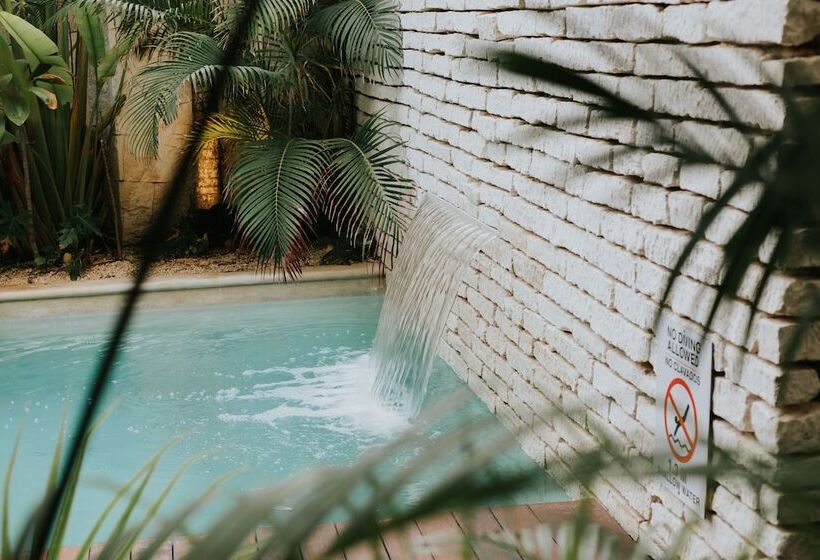 Szálloda The Strabon Tulum