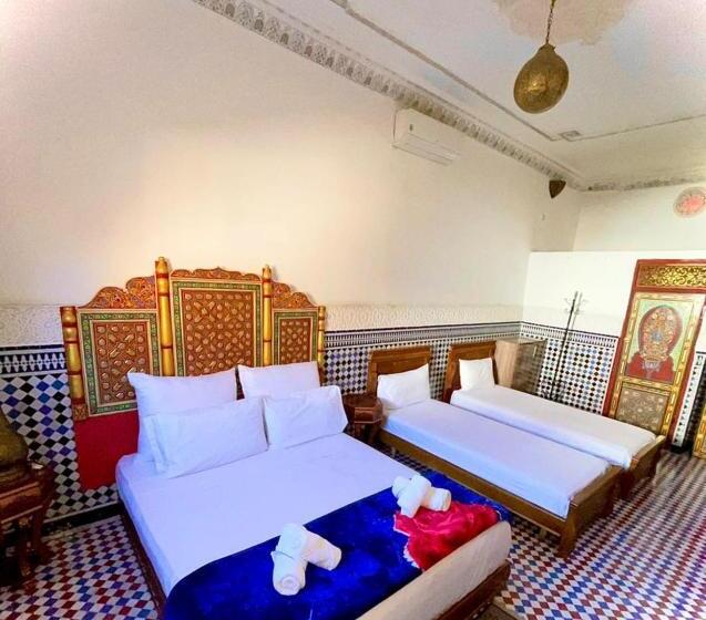 پانسیون Dar Elinor