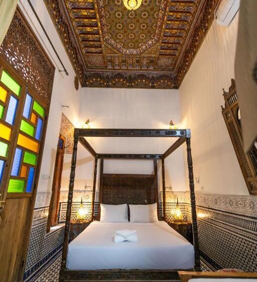 پانسیون Dar Elinor