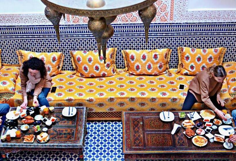 پانسیون Dar Elinor