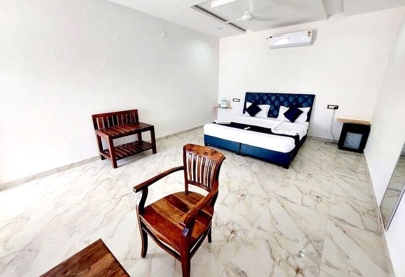 リゾートホテル Sheesh Mahal Desert Camp