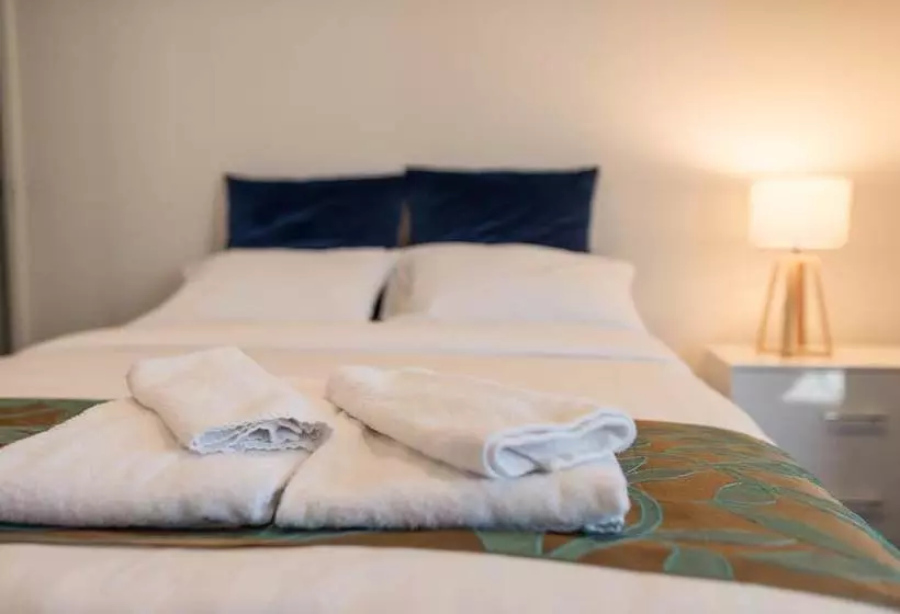 Bourke 2br1ba Apt Close To Chinatown Centre