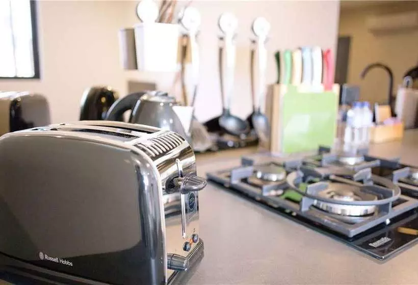 Bourke 2br1ba Apt Close To Chinatown Centre