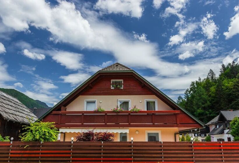 Bed and Breakfast Villa Nena