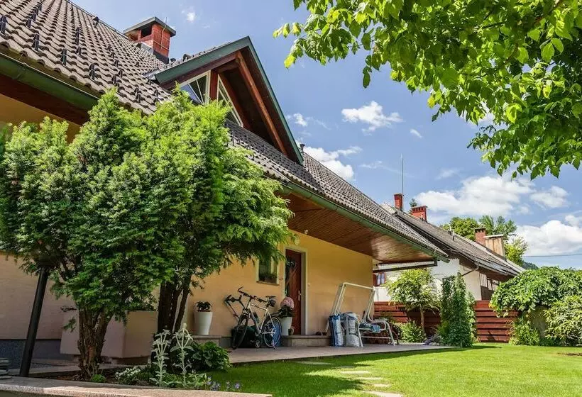 تختخواب و صبحانه Villa Nena