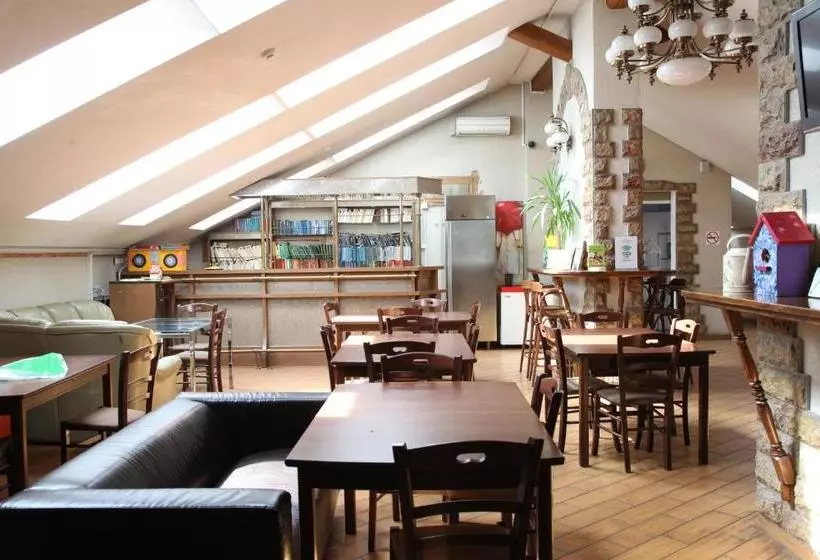 Giggly Hostel