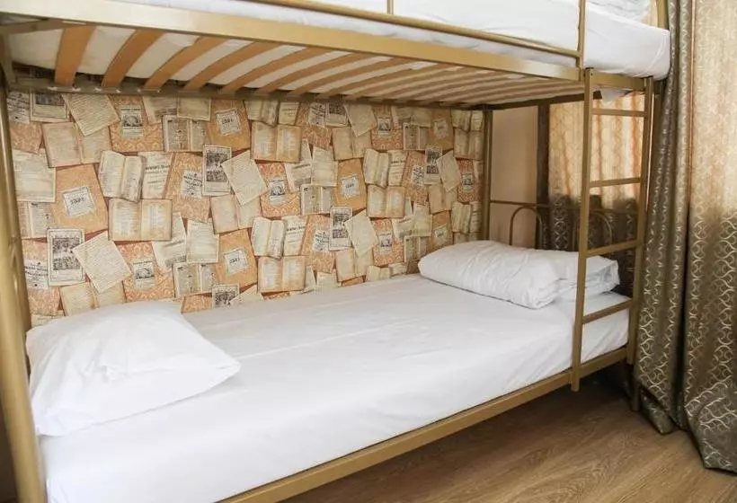 Giggly Hostel