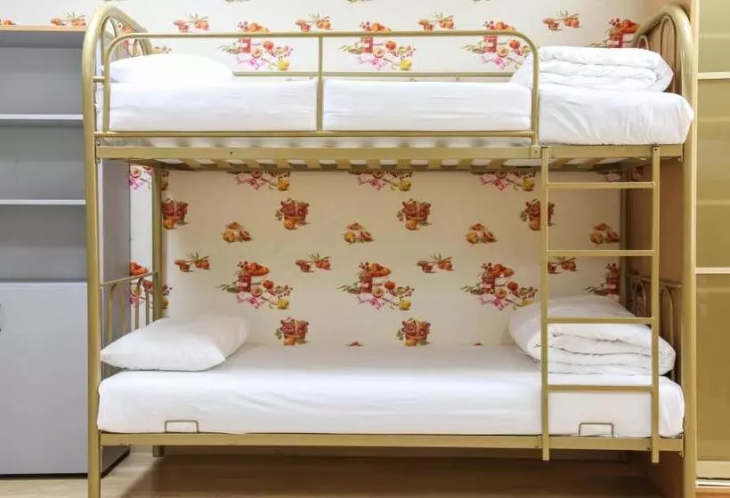 Giggly Hostel