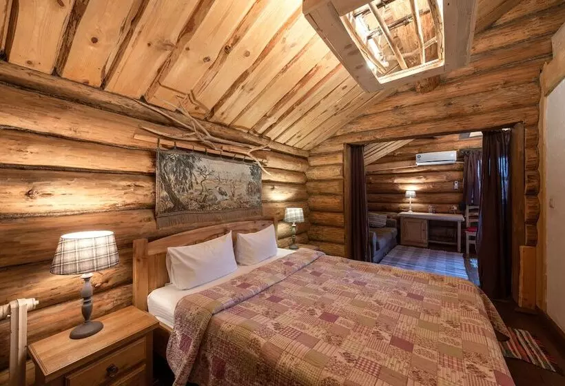 Hotelli Ethnocomplex Bobrovaya Dolina