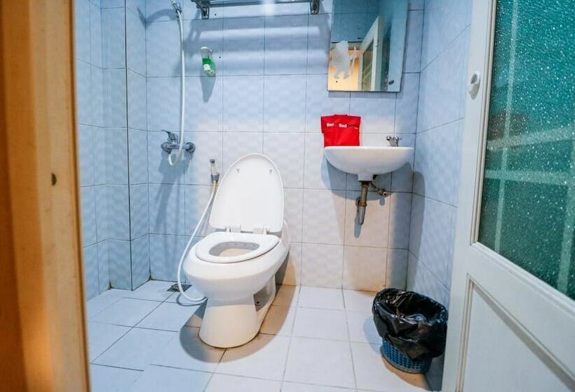 בית מלון כפרי Reddoorz Plus Near Pasar Wisata