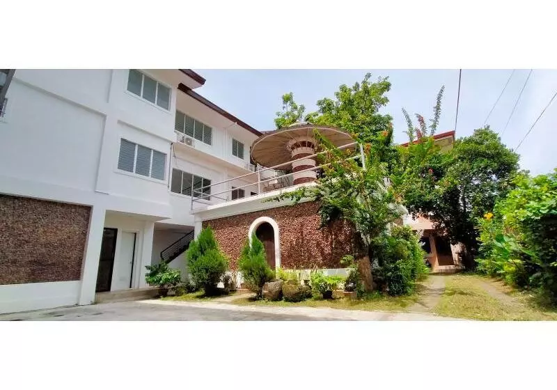 ホテル Ddd Habitat Iloilo Dormtel