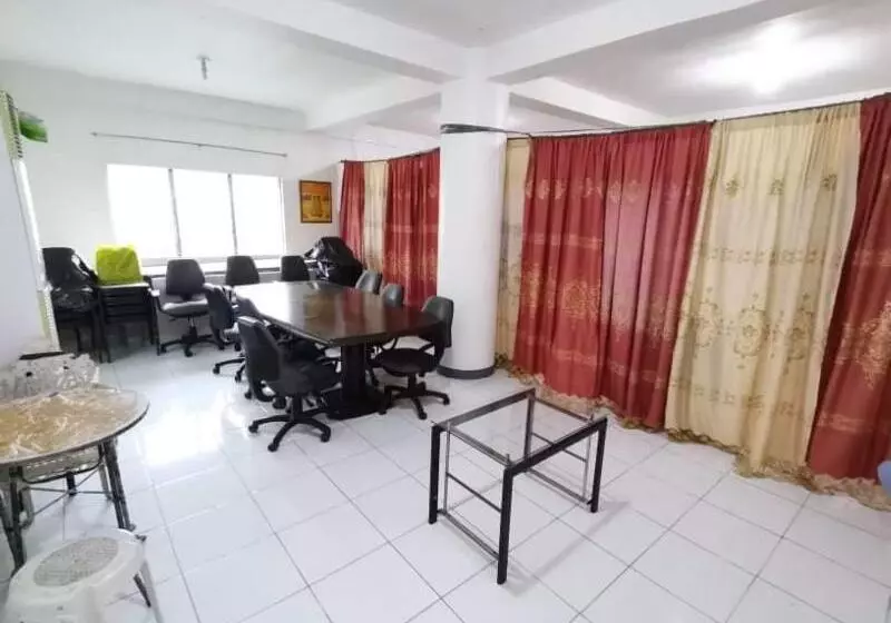 ホテル Ddd Habitat Iloilo Dormtel