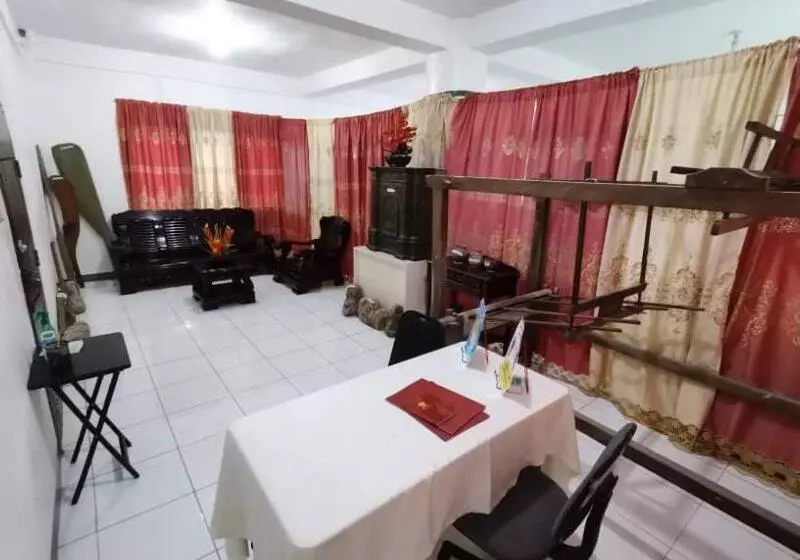 ホテル Ddd Habitat Iloilo Dormtel