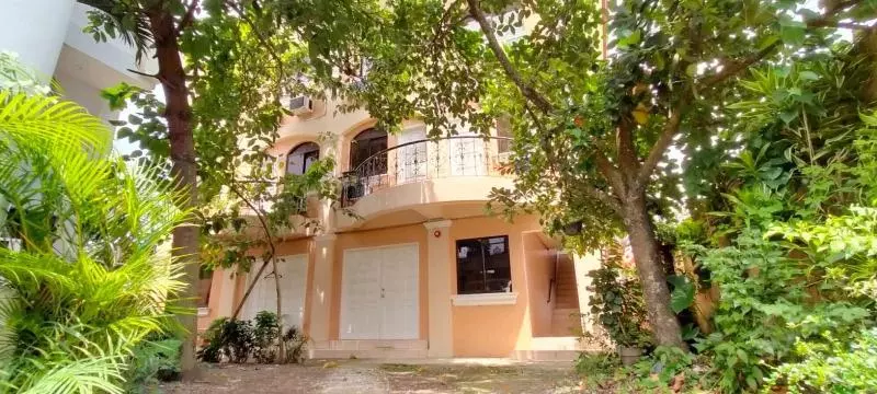 ホテル Ddd Habitat Iloilo Dormtel