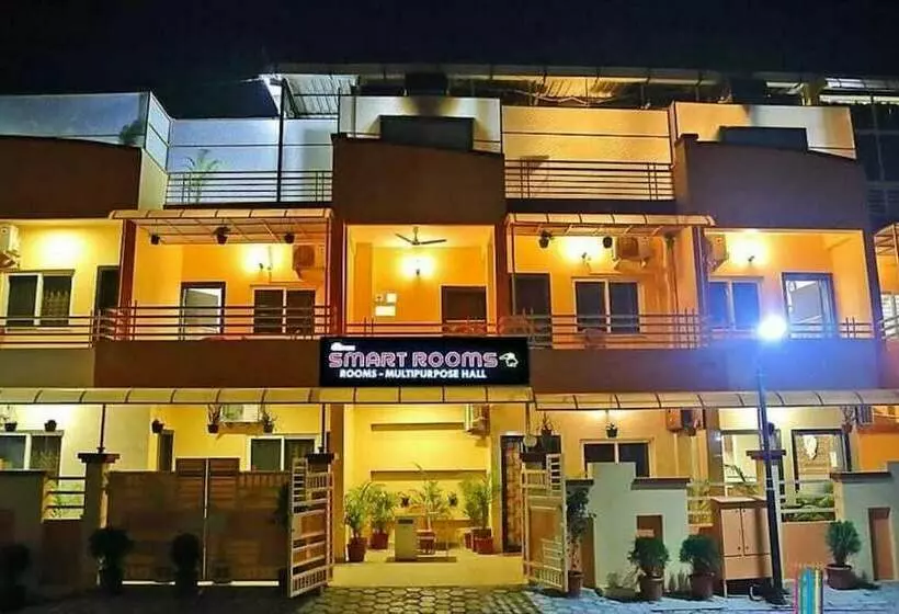 ホテル Smart Room By Shree Vatika
