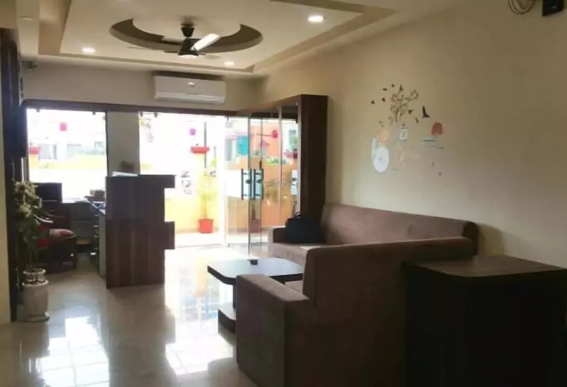 ホテル Smart Room By Shree Vatika