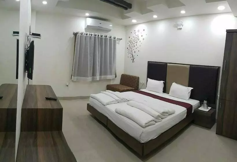 ホテル Smart Room By Shree Vatika