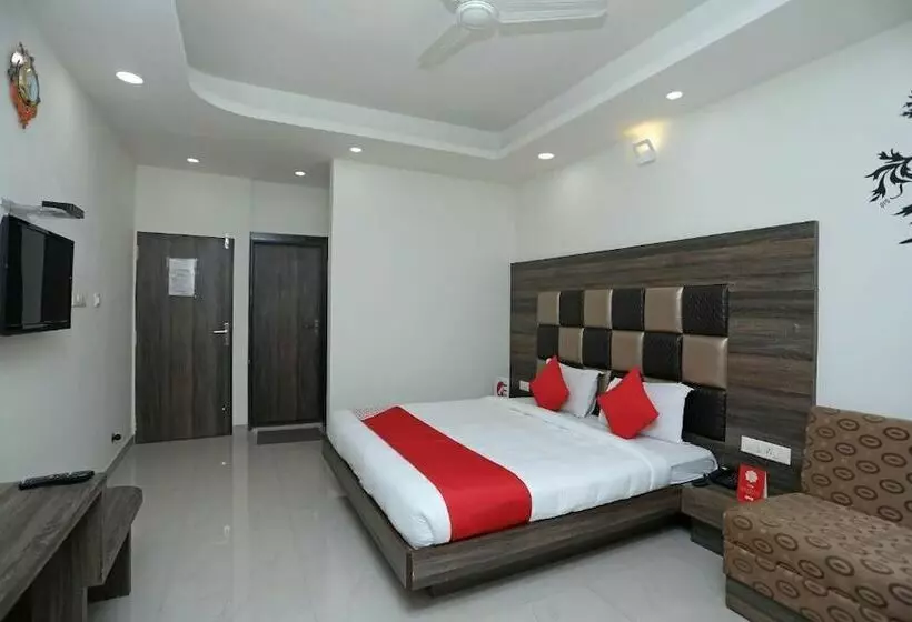 ホテル Smart Room By Shree Vatika