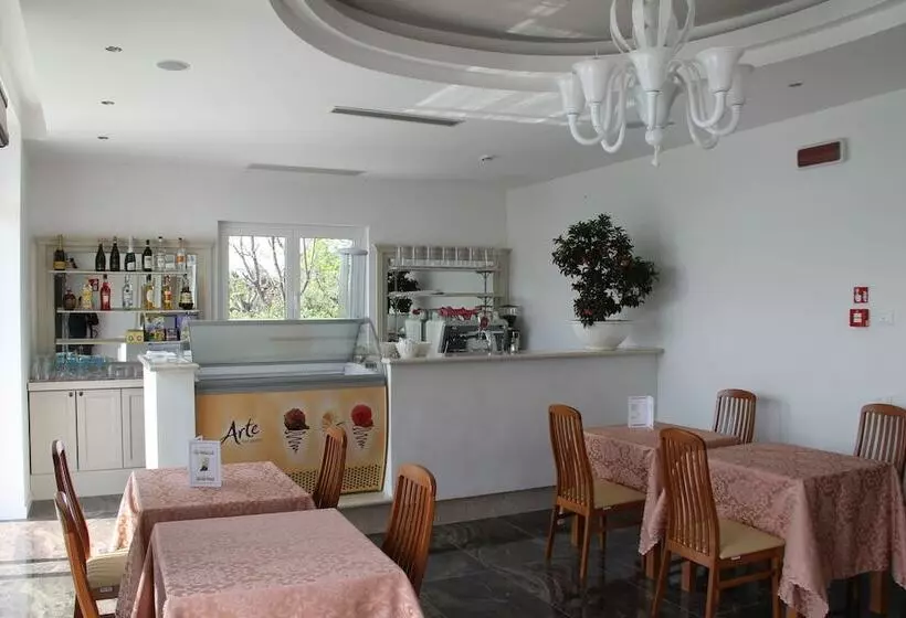 Hotelli Villa Paradiso Suite