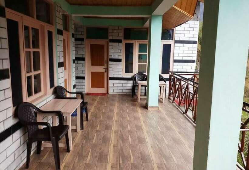 פנסיון Apple Field House