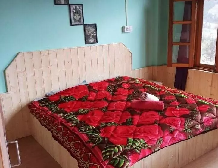 پانسیون Apple Field House