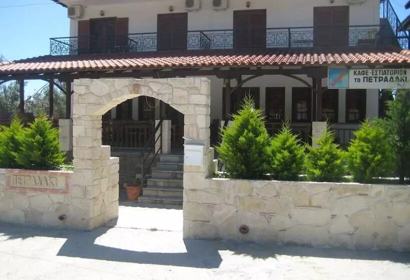 Petradaki Apartments