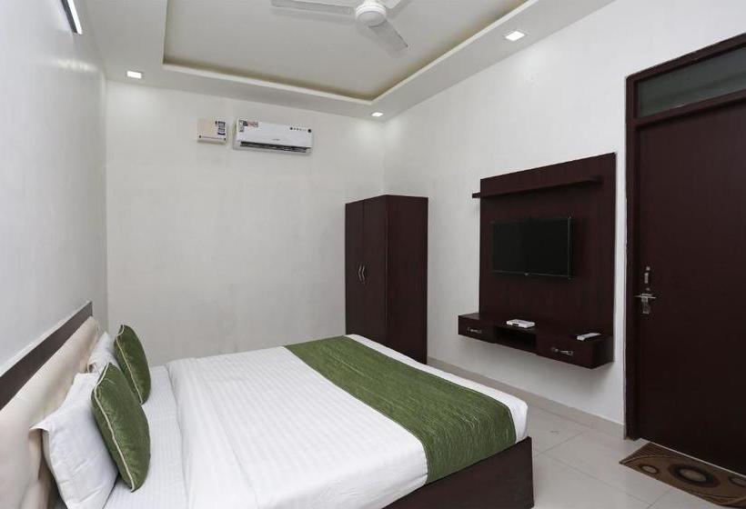 Hotel C D Guest House By Oyo Rooms