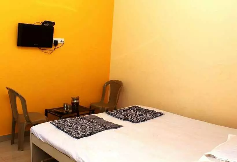 Hotelli Center Point Residency