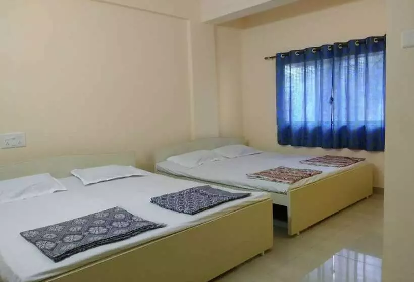 Hotelli Center Point Residency