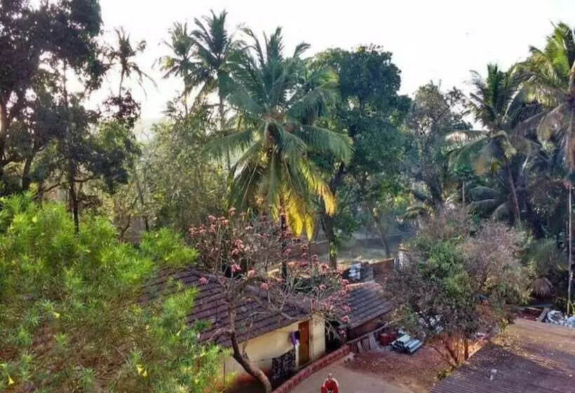 Hotelli Center Point Residency