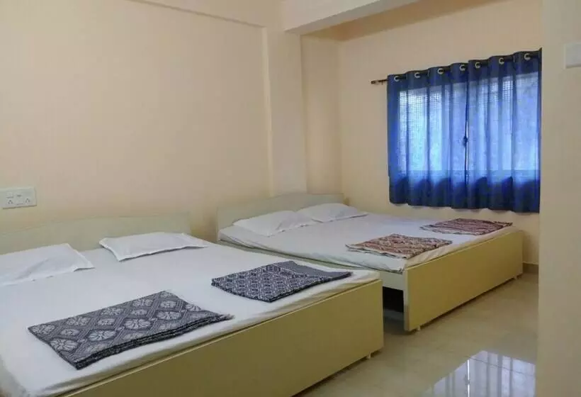 Hotelli Center Point Residency