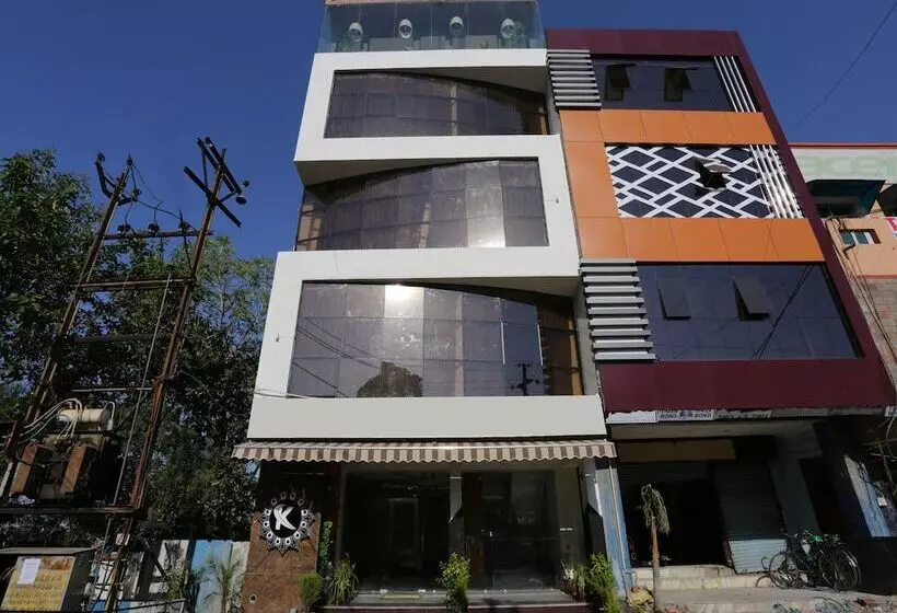 Fabhotel The Khushi Regent