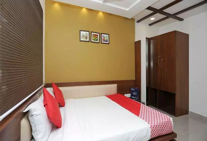 Fabhotel The Khushi Regent