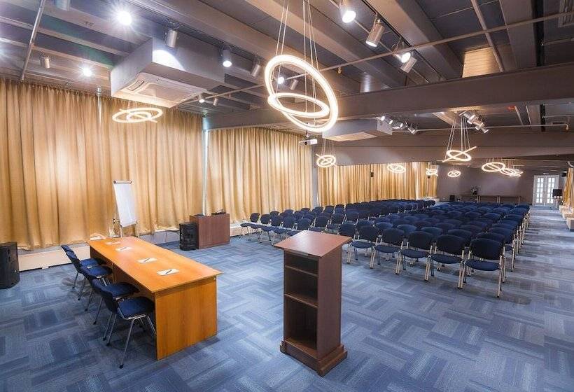 7 Avenue Hotel & Spa