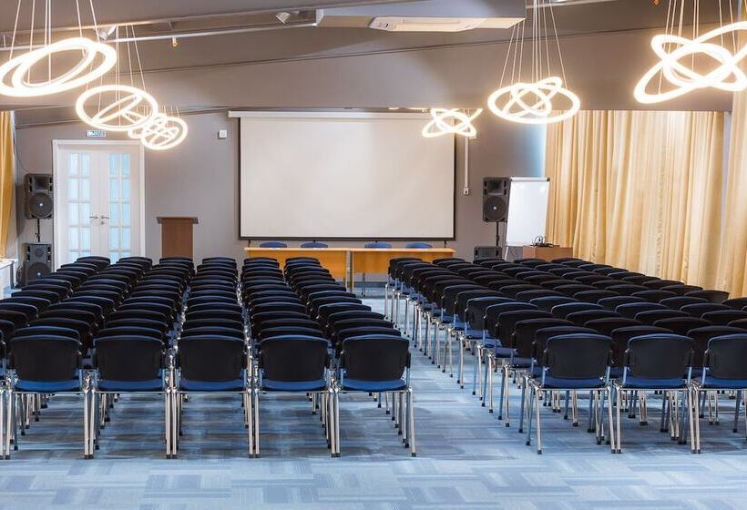 7 Avenue Hotel & Spa