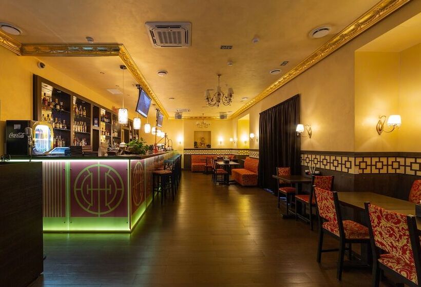 7 Avenue Hotel & Spa