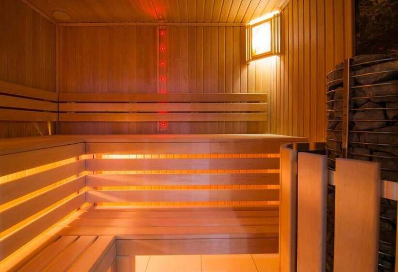 7 Avenue Hotel & Spa