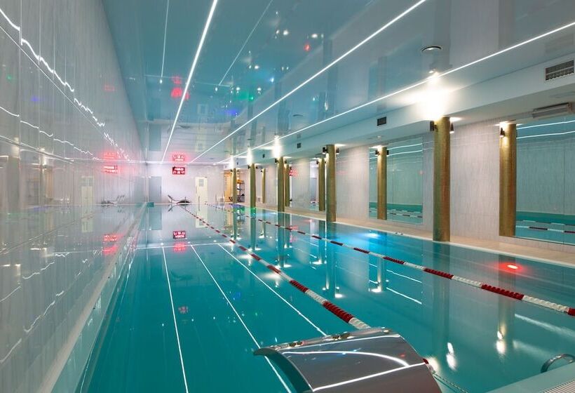 7 Avenue Hotel & Spa