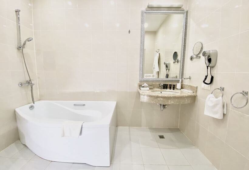 7 Avenue Hotel & Spa