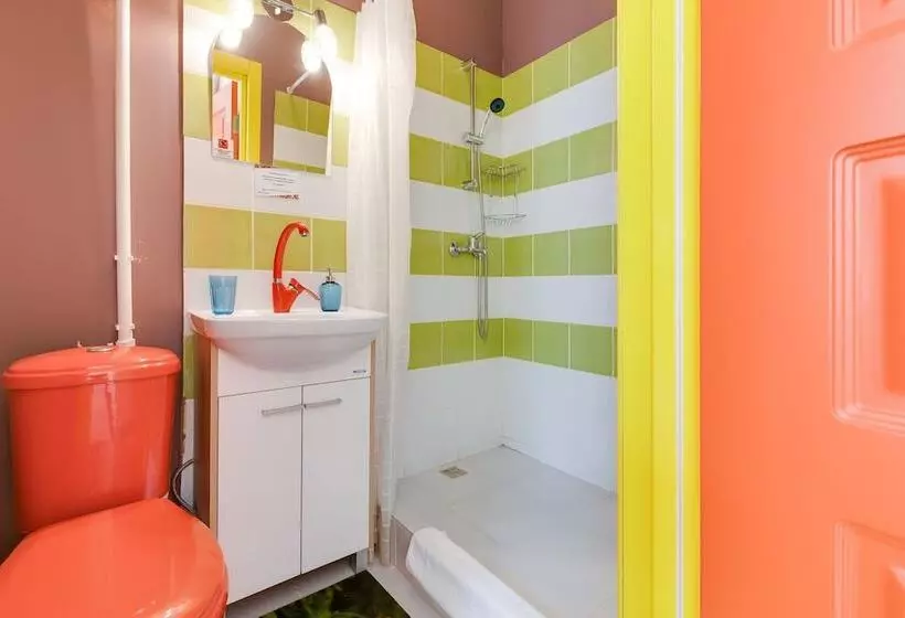 ユースホステル Sovremennik