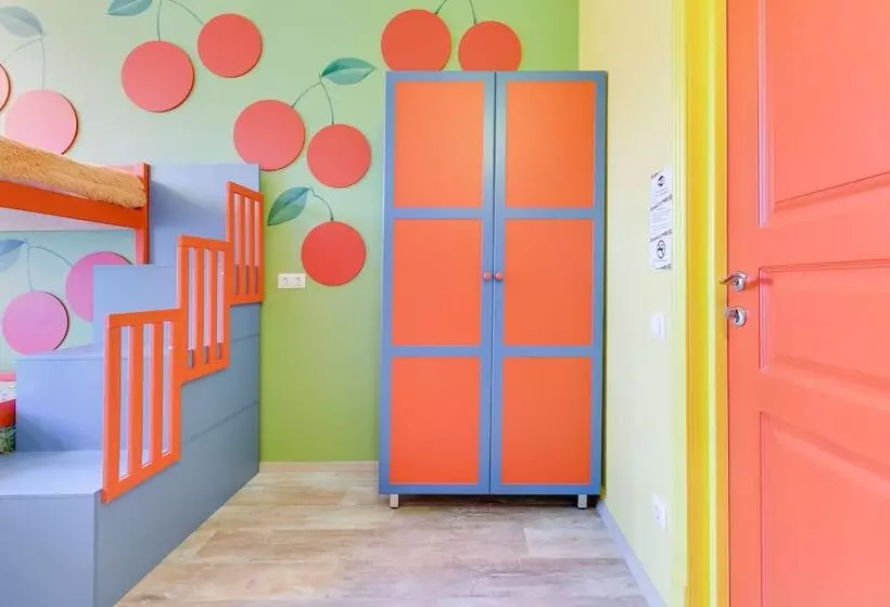 ユースホステル Sovremennik