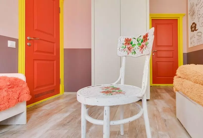 ユースホステル Sovremennik