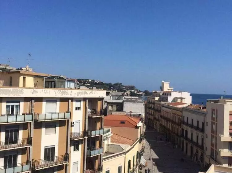 Hotelli Milazzo Inn Aimori