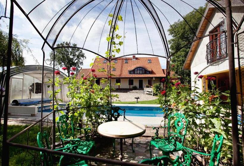 بنسيون Dworek Mazurski Lizer