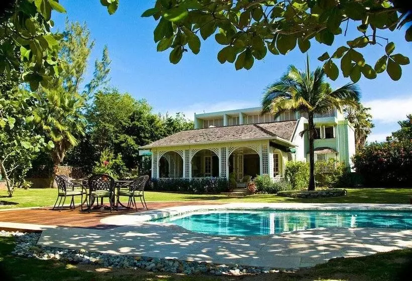 Seagrapes 5br By Jamaican Treasures