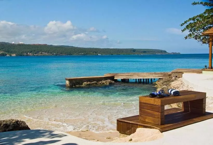 Seagrapes 5br By Jamaican Treasures