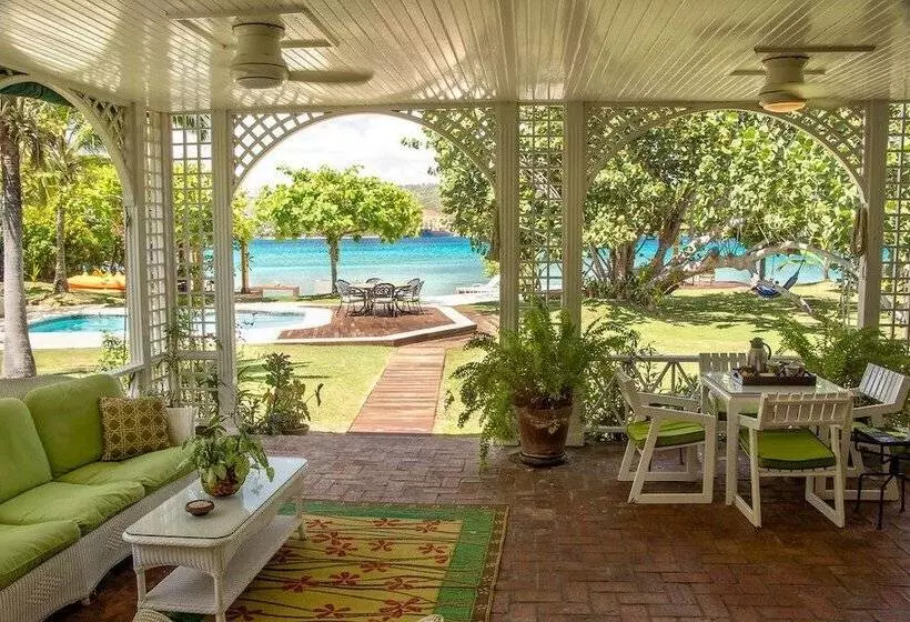 Seagrapes 5br By Jamaican Treasures